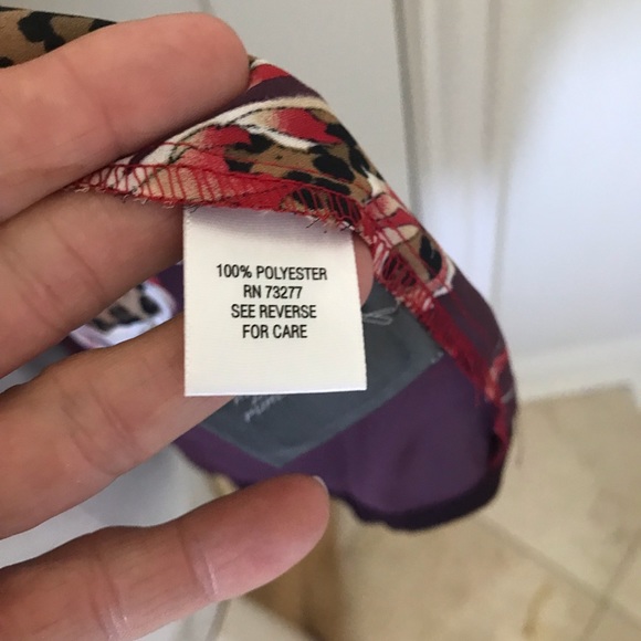 Silky Gorgeous Blouse. - Picture 5 of 6